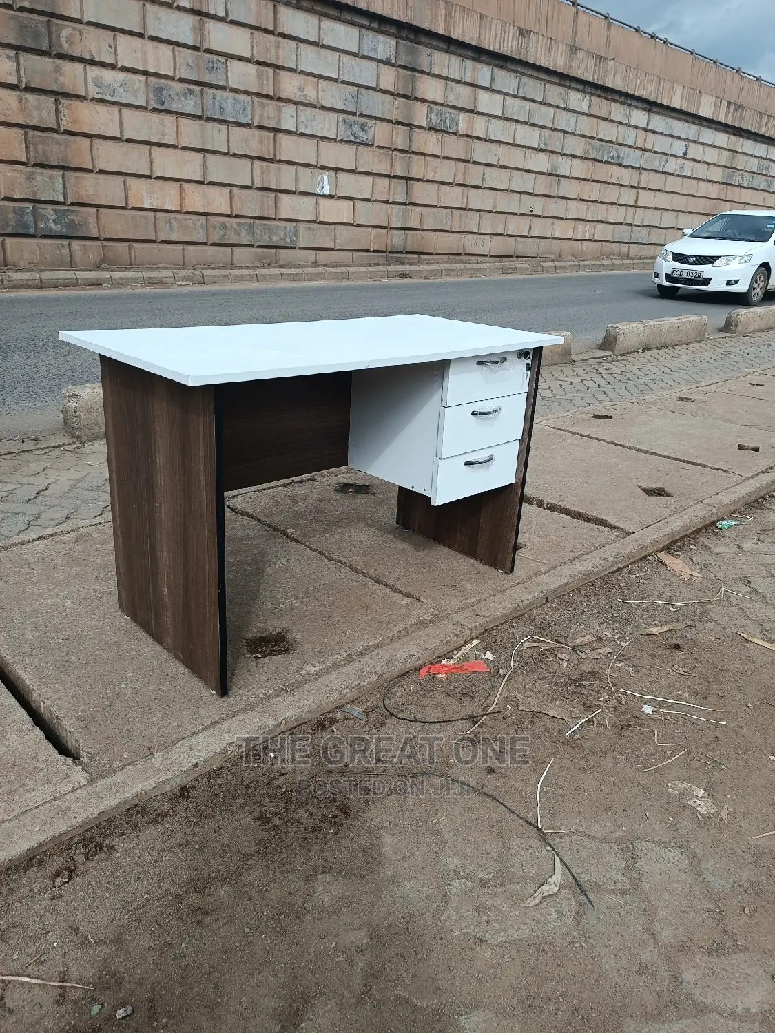 Office Desk Office Desks 1m in Ruiru Furniture, Great One Furniture