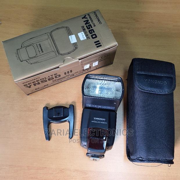 Speedlight YN560III Youngnuo - main view