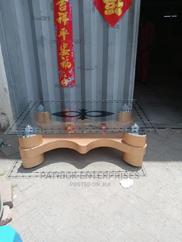 Imported Morden Coffee Table With 4 Stools