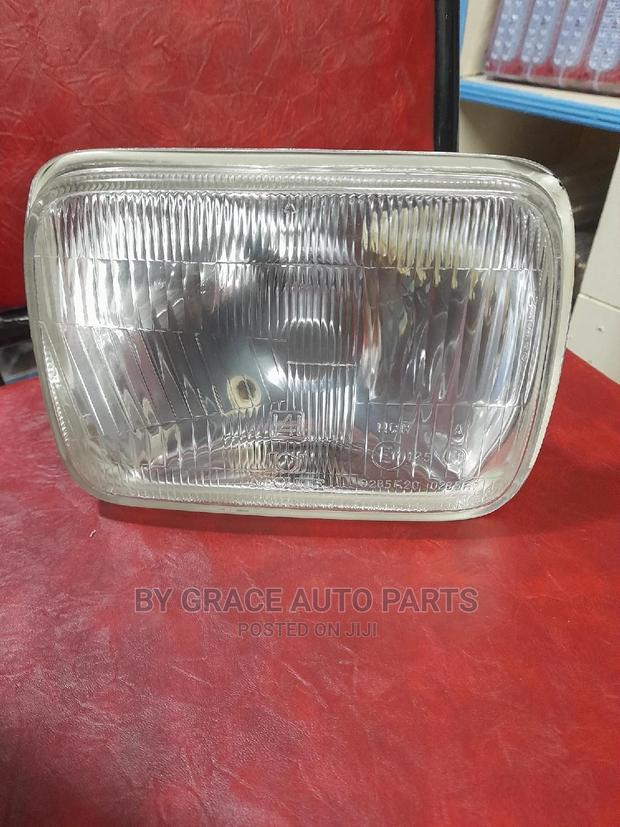 Hilux Yn 55/Yn85//Pickup Headlamp/ Headlight. - main view