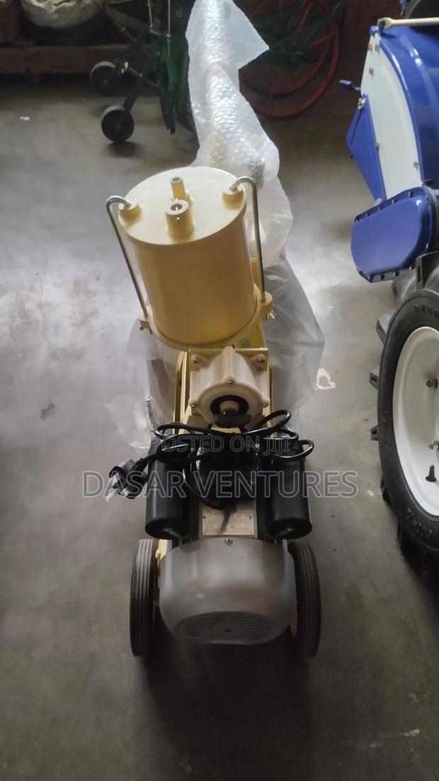 One Cow Milking Machine - main view