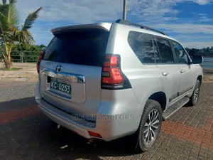 Toyota Land Cruiser Prado 2020 Silver