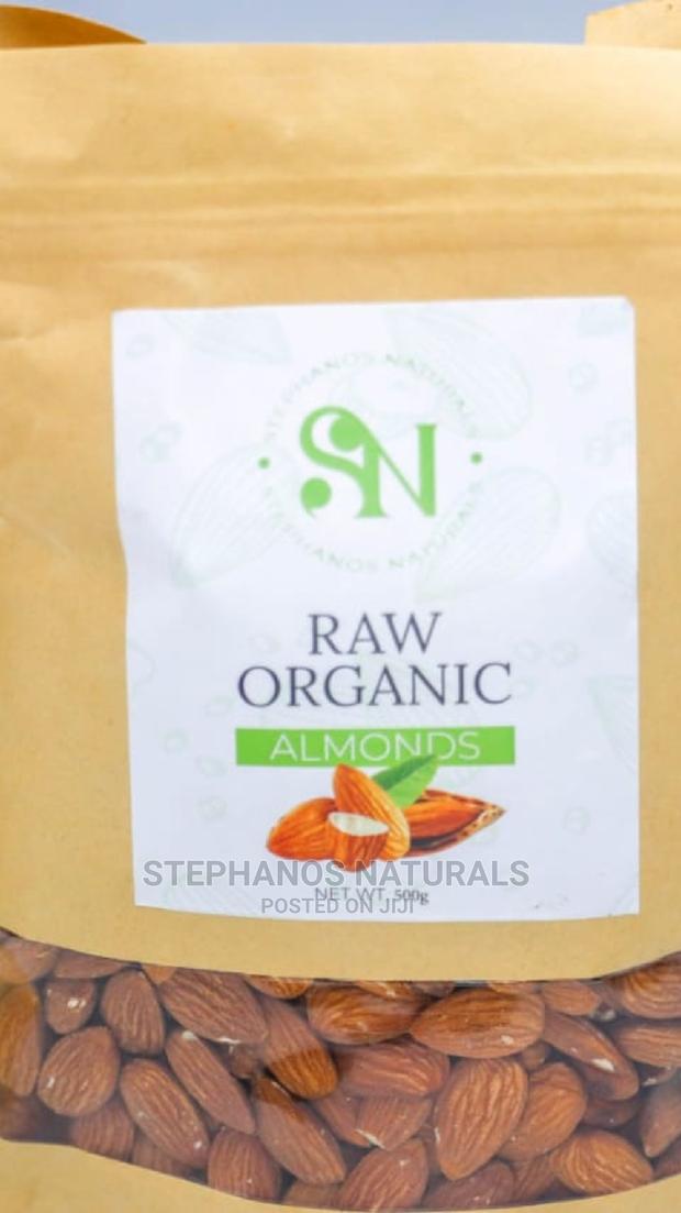 Raw and Roasted Almonds - thumbnail 2