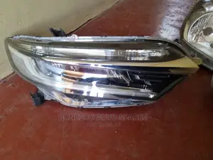Honda Fit Shuttle 2015 Front Xenon Headlight