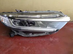 Honda Fit Shuttle 2015 Front Xenon Headlight