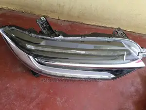 Honda Fit Shuttle 2016 Xenon Headlight Assembly