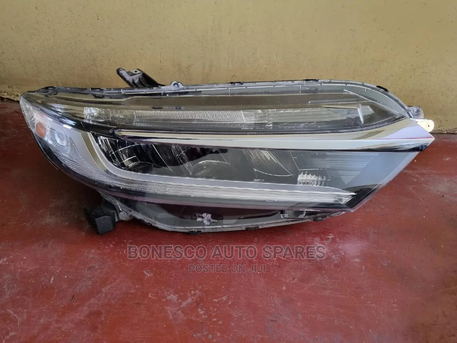 Honda Fit Shuttle 2015 Right Xenon Headlight Assembly