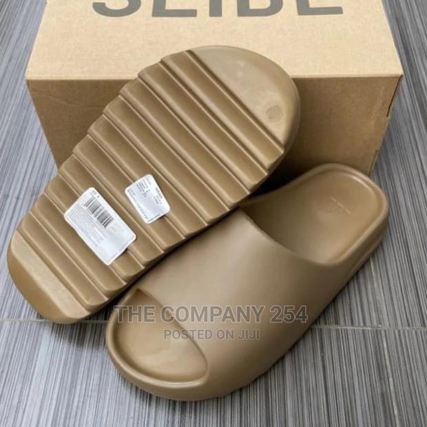 Designer Quality Brand Unisex Plain Slides - thumbnail 3