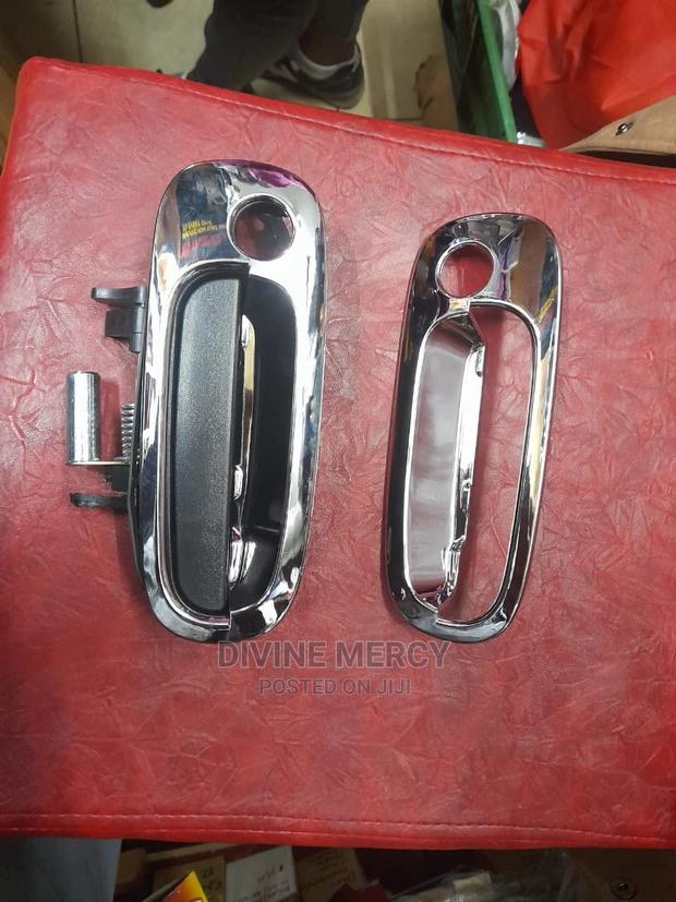 Outer Handle 110 With Chrome. - main view