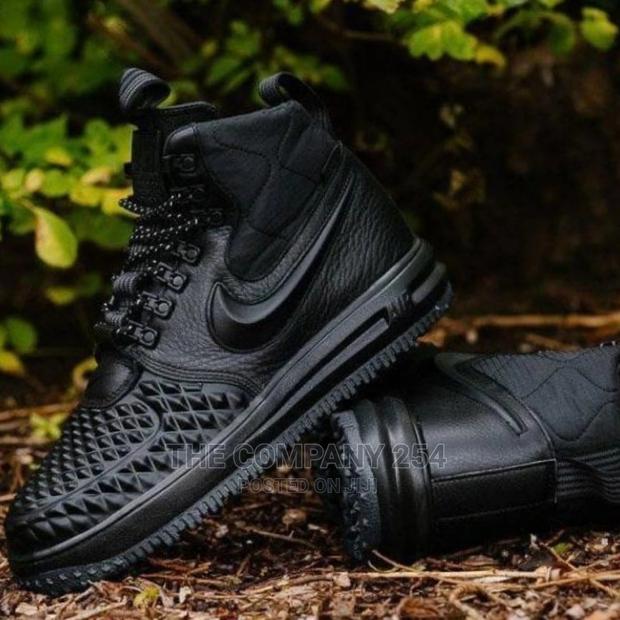 Nike Lunar Force 1
Size 40 to 47