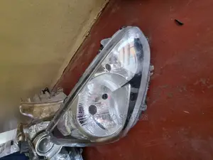 Mitsubishi Mirage Right Headlight Assembly