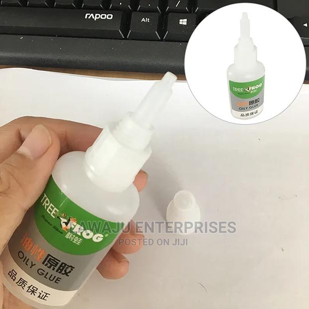 Universal Liquid Adhesive Oily Glue - 50g - main view