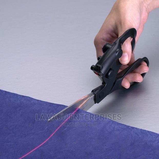 Unique, High-quality Laser Guided Scissors - thumbnail 4