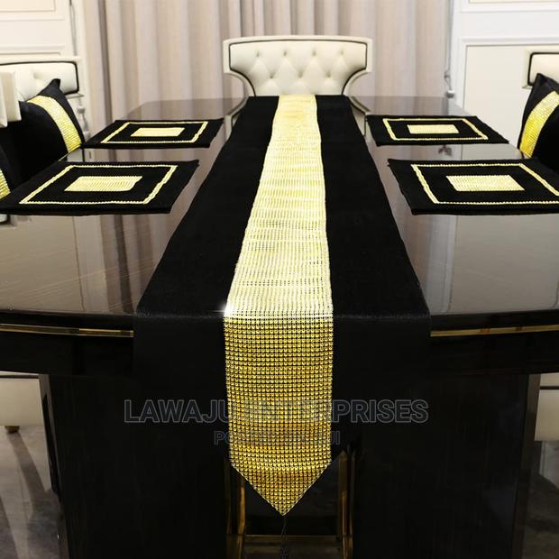European Luxury Silk Runner With 4 Matching Mats