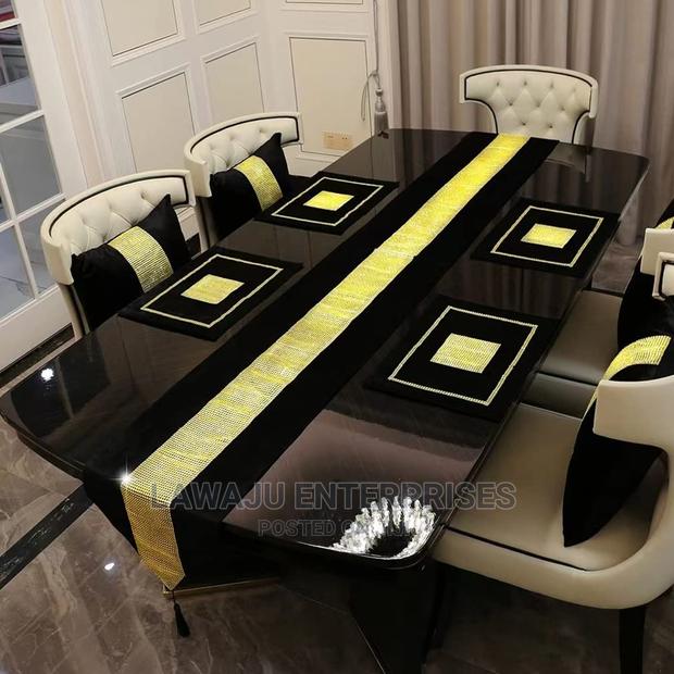 European Luxury Silk Runner With 4 Matching Mats - thumbnail 2