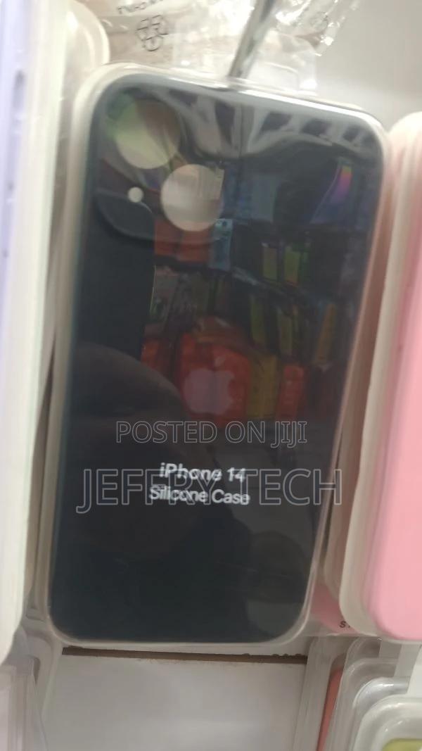 Phone Case Silicone Black iPhone 14 - main view