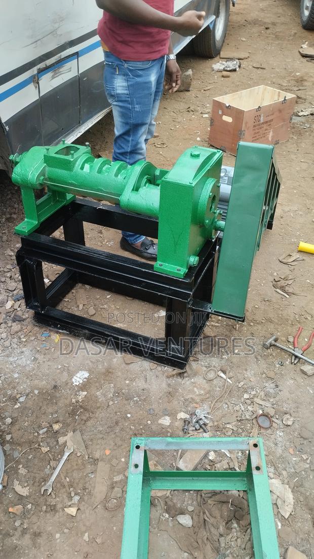 Oil Press Machine 1.5tonnes Per Day - thumbnail 3