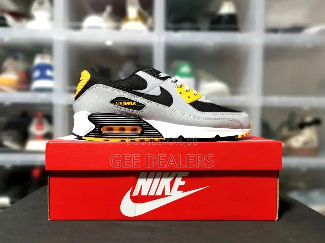Airmax 90 Batman Sneakers