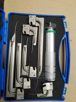 Miller Laryngoscope With Six Blades