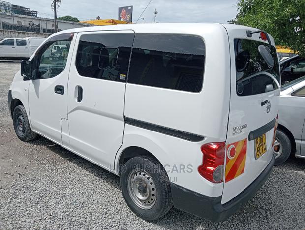 Nissan NV200 2014 White - thumbnail 3