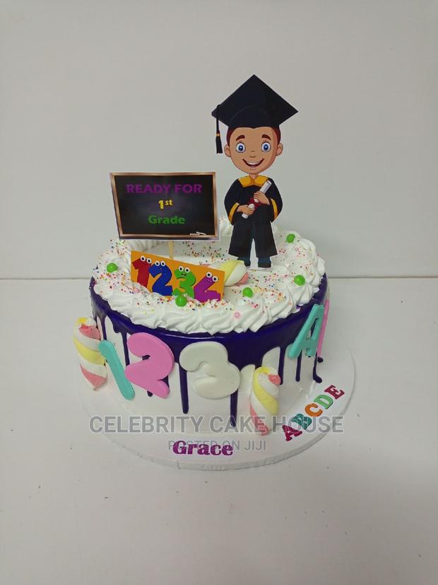 Graduation Cake - thumbnail 3
