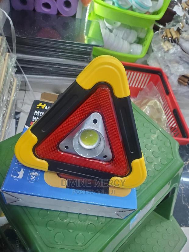 Warning Triangle With Lights. - main view