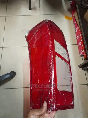 Tail Lens D-Max 2012