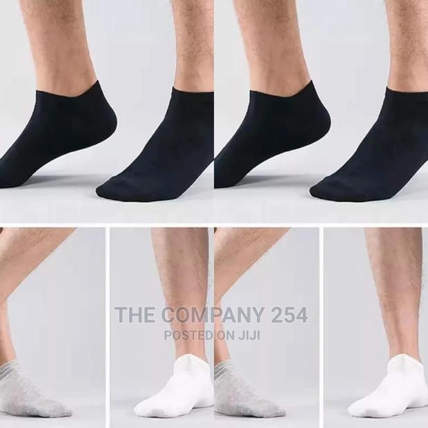 Quality Ankle Socks Available In White And Gray