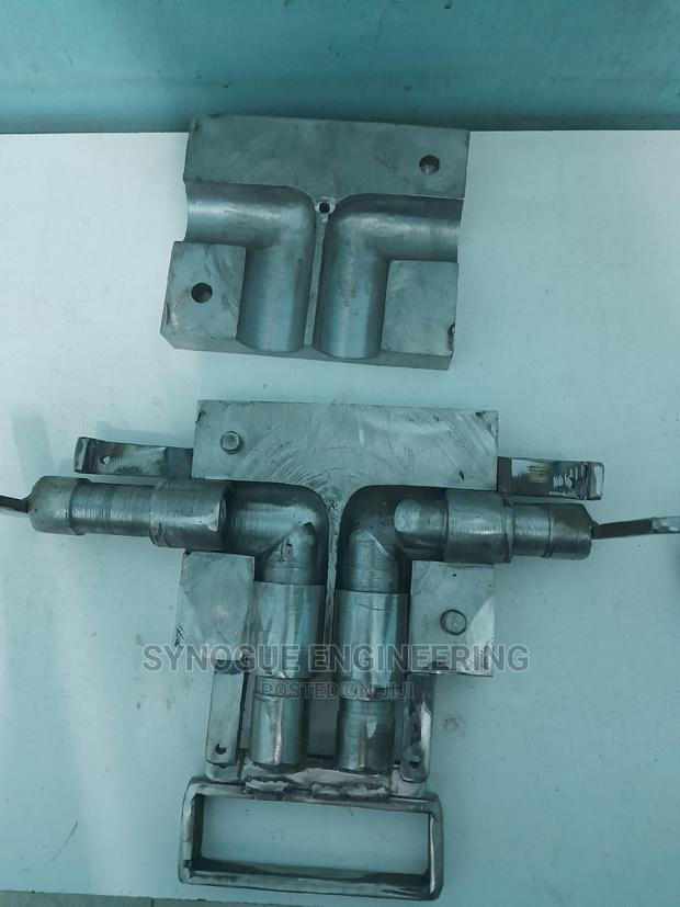 90° PVC Water Pipe Elbow Mold - main view