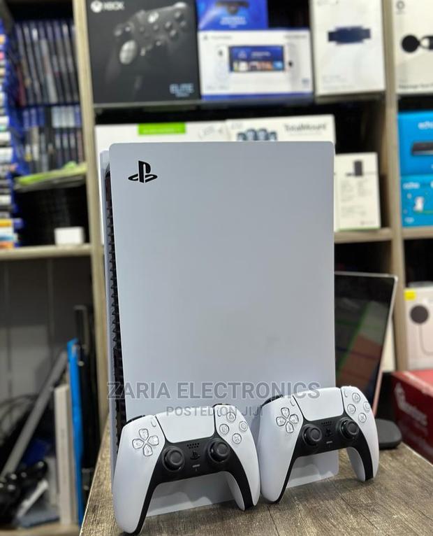 Ps5 825gb With 2 Controllers, Pre-Owned - main view