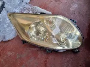 Toyota Auris 2006-2008 Xenon Headlight Assembly