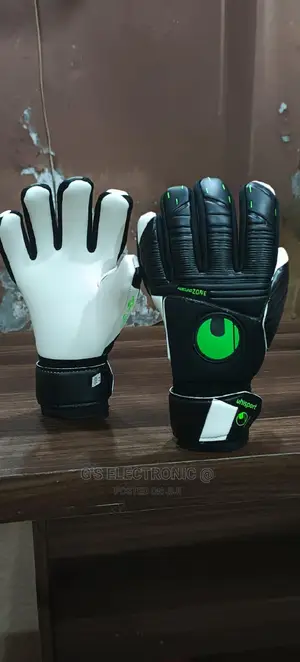 Black Uhlsport Goalkeepers Gloves