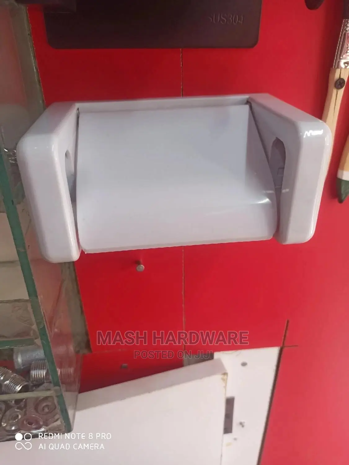 Plastic Tissue Holder