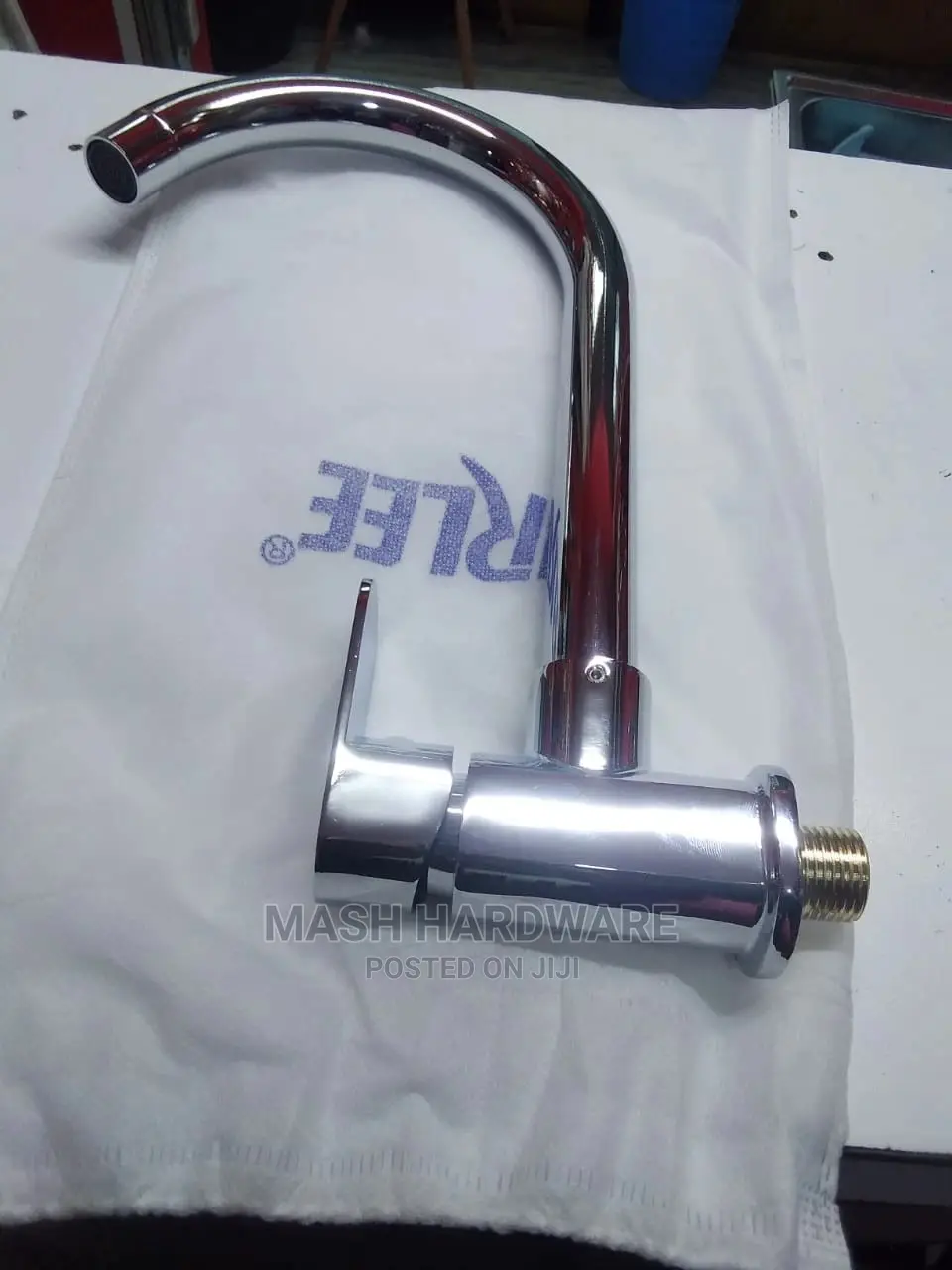 Lirlee Pillar Spout