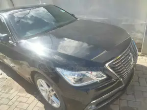 Toyota Crown 2015 Black