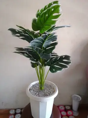 Artificial Flowers With Stones+Flowervase