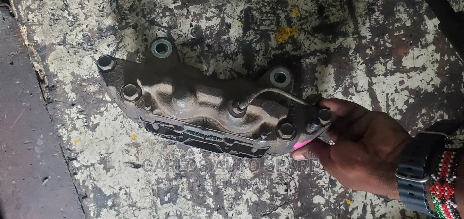 Front Brake Caliper Hilux Vigo 4wd[South Africa]