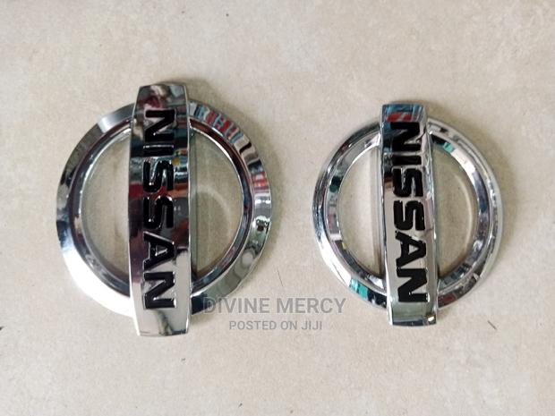 Logos Nissan Emblem