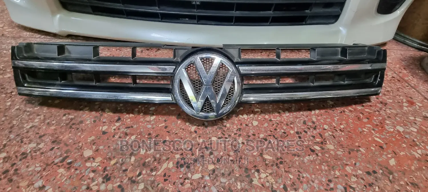 Volkswagen Toureg 7P Grille