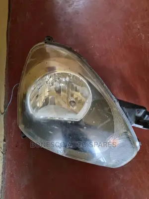 Diahtsu Mira Right Headlight Assembly