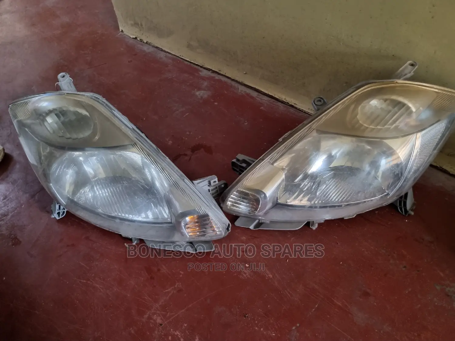 Toyota Passo 2005-2007 Xenon Headlight Assembly