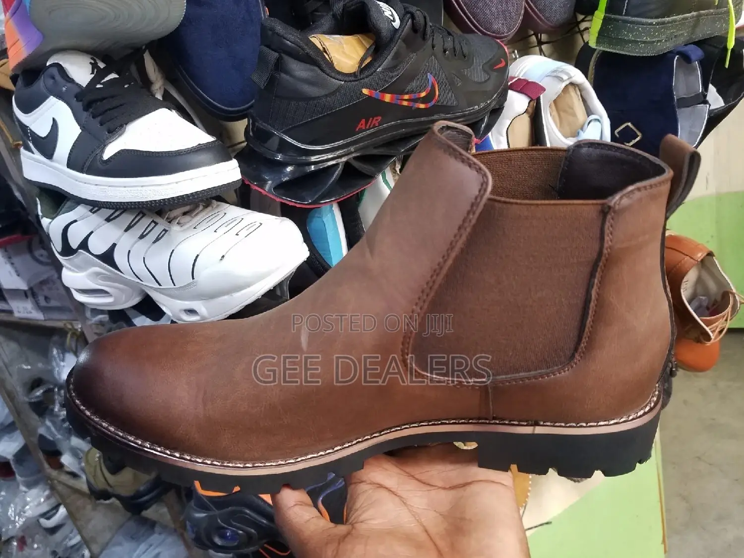 Cacatua Official Boots