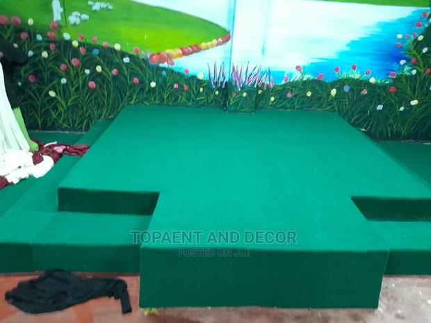 Wall to Wall Carpet - main view