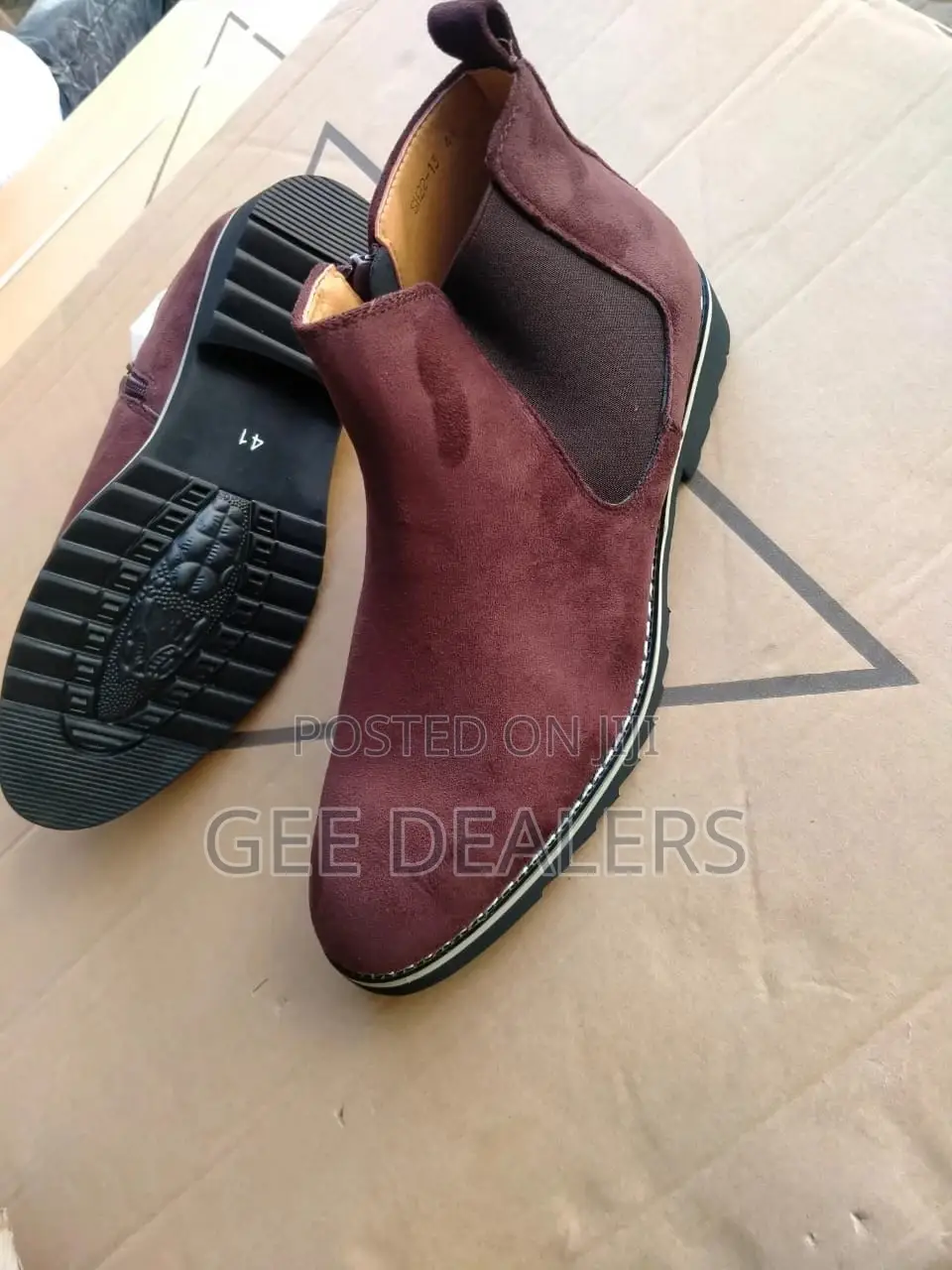 Cacatua Official Boots