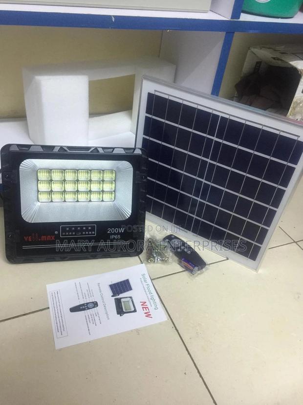 200 Watts Solar Floodlight - main view
