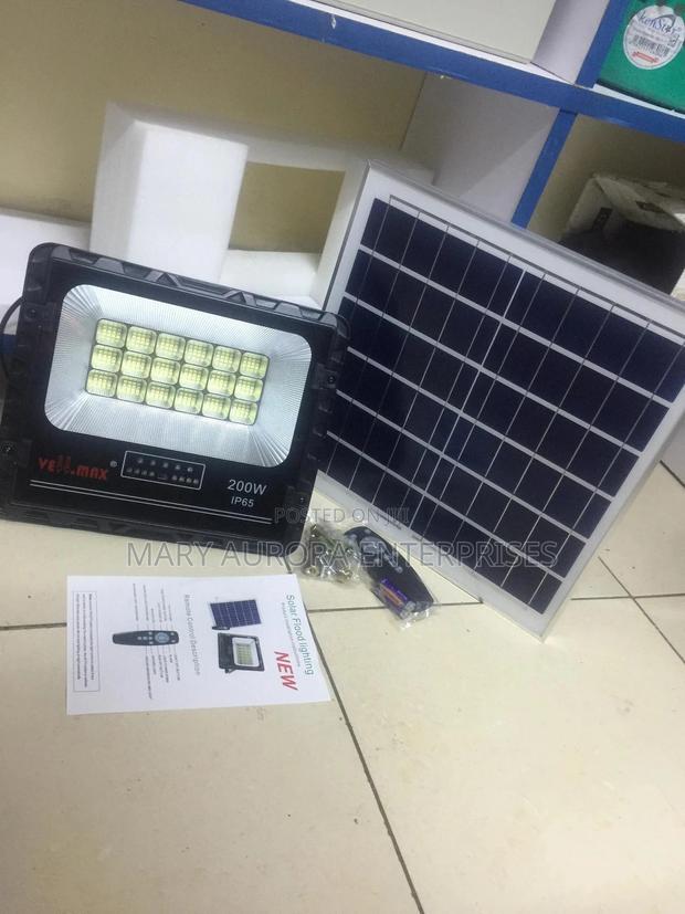 200 Watts Solar Floodlight - thumbnail 2