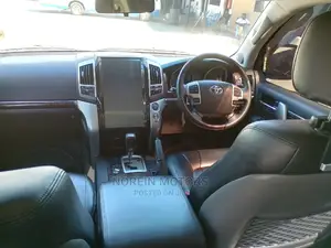 Toyota Land Cruiser Prado 2017 White