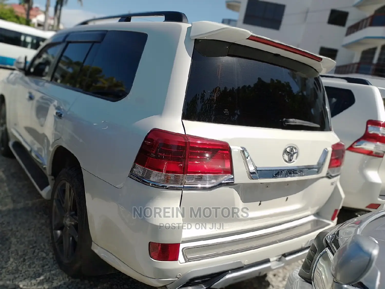 Toyota Land Cruiser Prado 2017 White