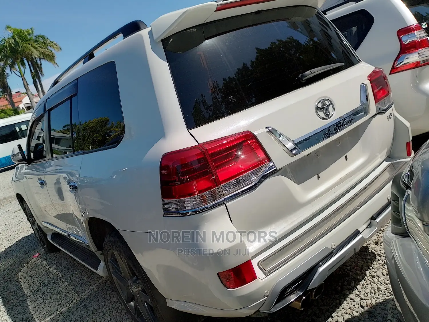 Toyota Land Cruiser Prado 2017 White