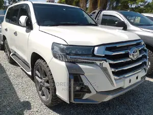 Toyota Land Cruiser Prado 2017 White